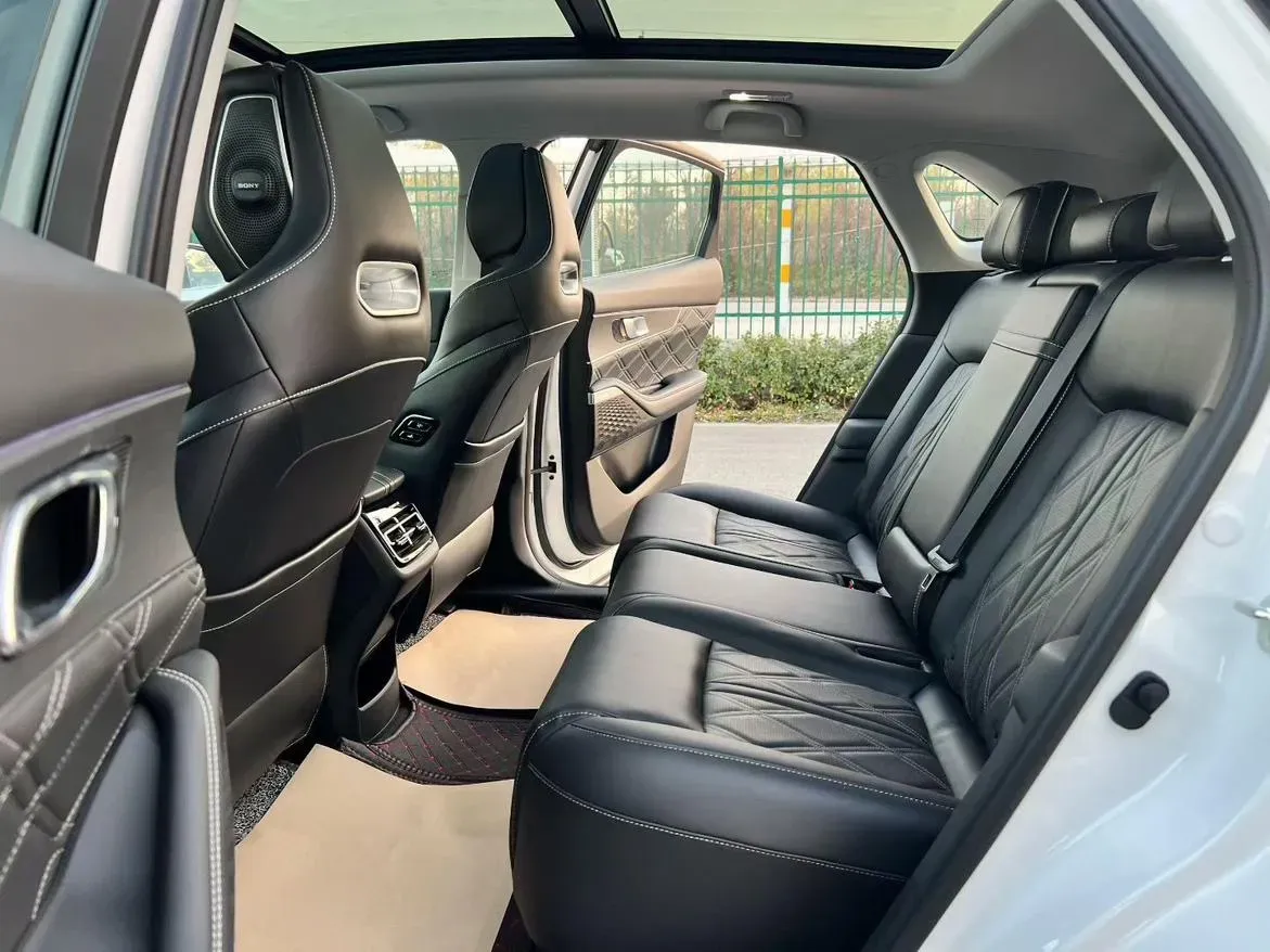 2024 ChangAn UNI-K iDD 1.5T 170HP L4 6TCT PHEV 28.4KWH,autocango,china used car exporter,china ev exporter,chinese used car exporter,chinese used ev exporter