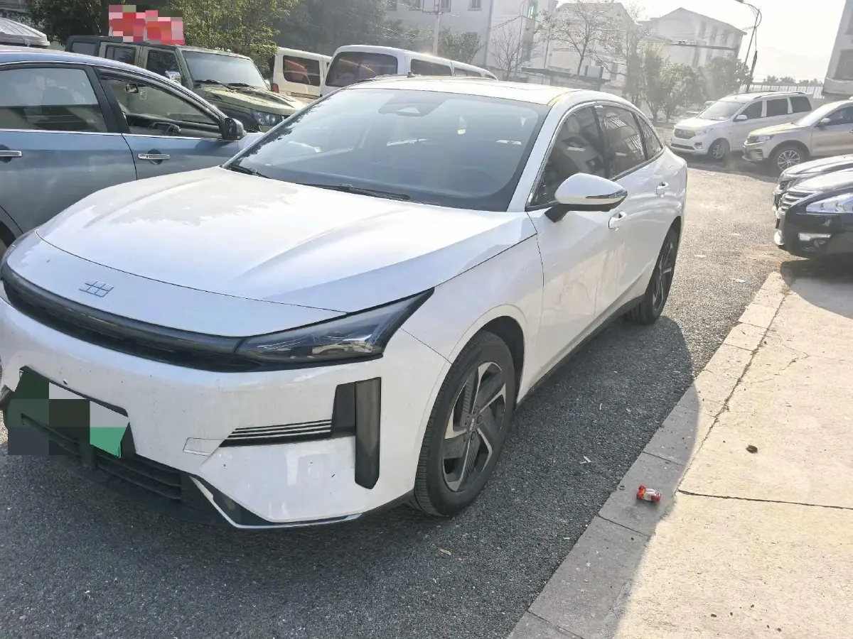 2025 Geely Galaxy L6 1.5L 112HP L4 1DHT PHEV 19.09KWH