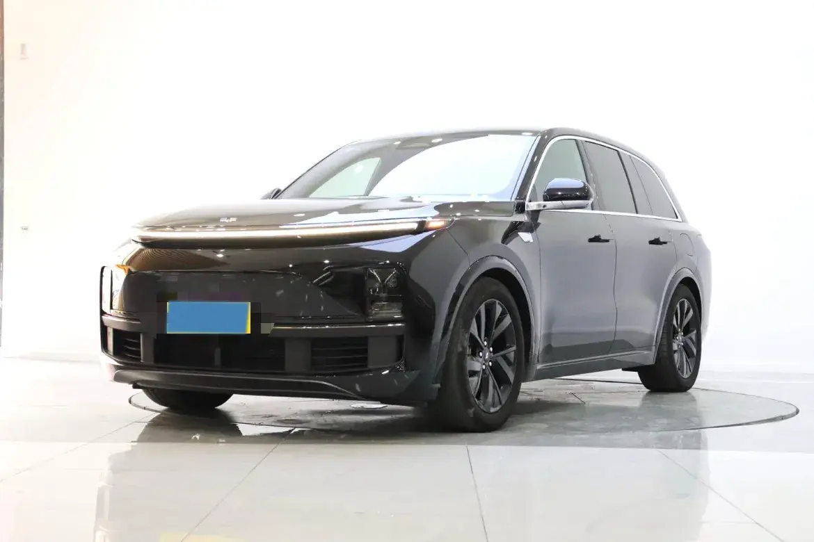 2023 LI L8 view 1