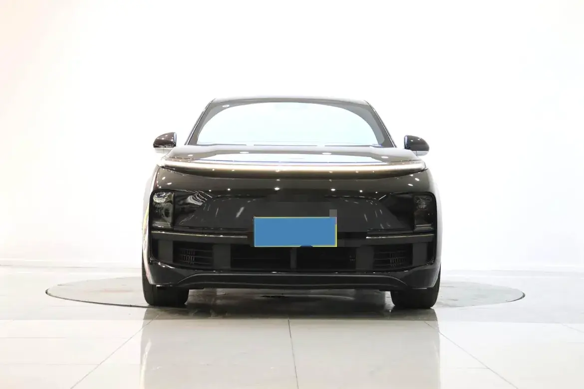 2023 LI L8 thumbnail 2