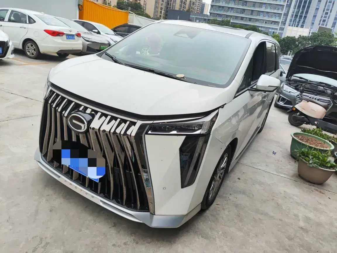 2023 GAC Trumpchi M8 2.0T 190HP L4 E-CVT Hybrid