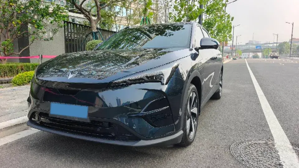 2025 ARCFOX αT5 BEV 65KWH