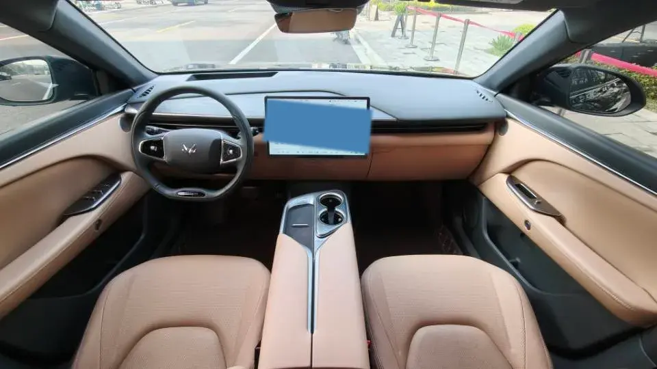 2025 ARCFOX ΑT5 thumbnail 2