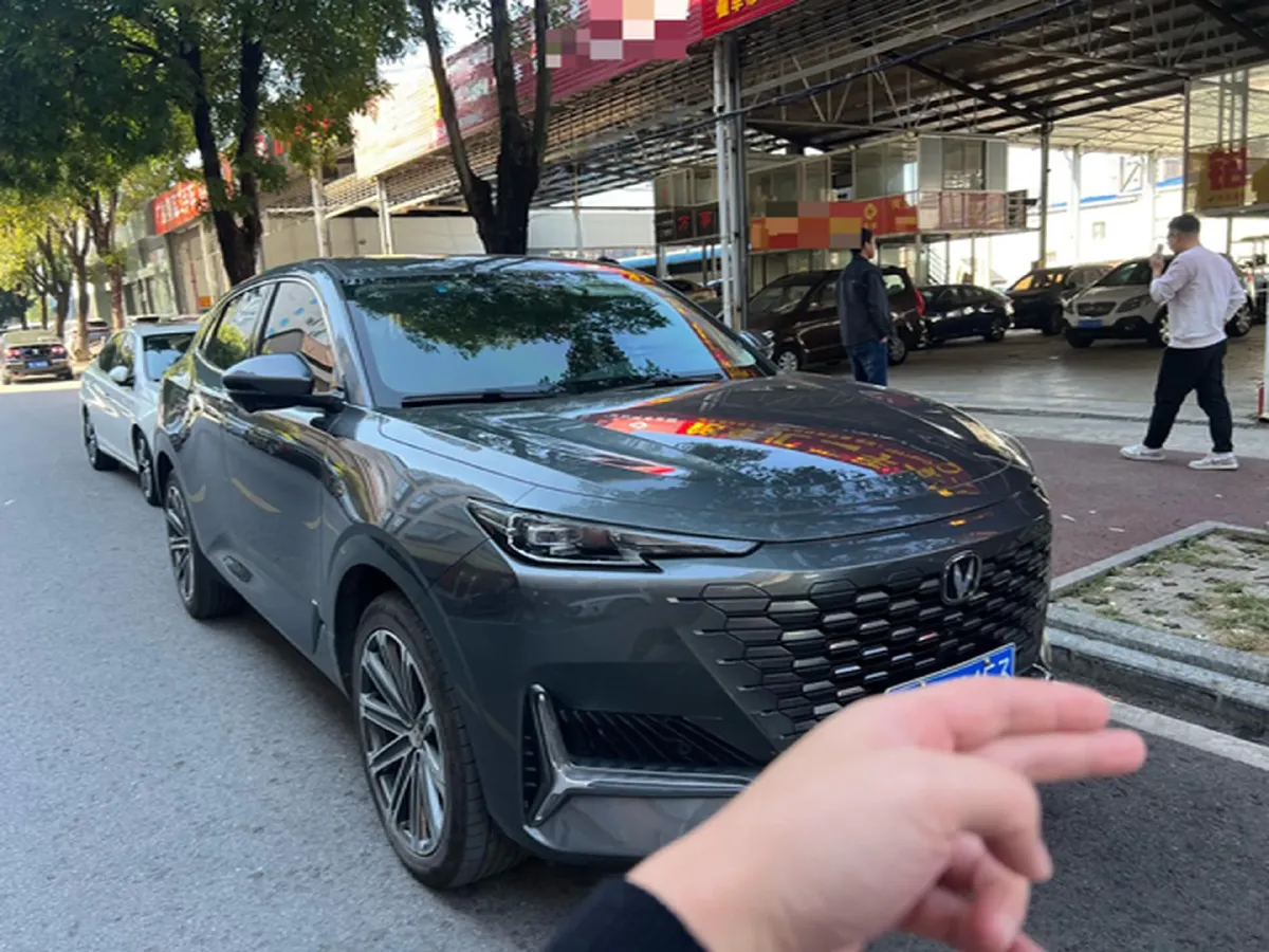 2024 ChangAn UNI-K 2.0T 233HP L4 8AT,autocango,china used car exporter,china ev exporter,chinese used car exporter,chinese used ev exporter