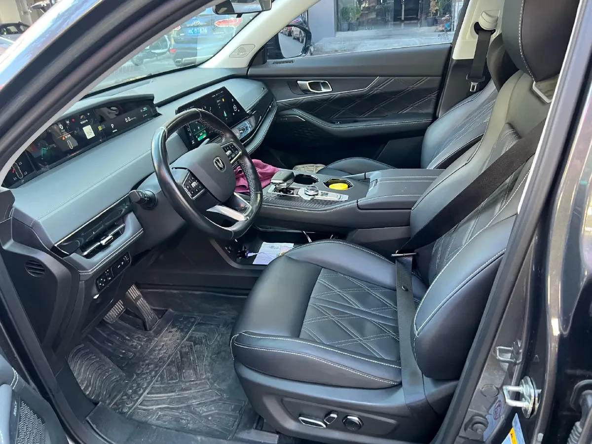 2024 ChangAn UNI-K 2.0T 233HP L4 8AT,autocango,china used car exporter,china ev exporter,chinese used car exporter,chinese used ev exporter