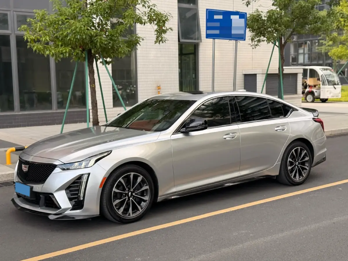 2022 Cadillac CT5 2.0T 237HP L4 10AT