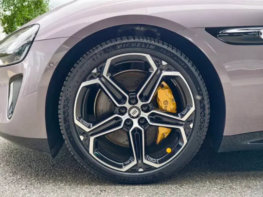 2024 MI SU7 thumbnail 2