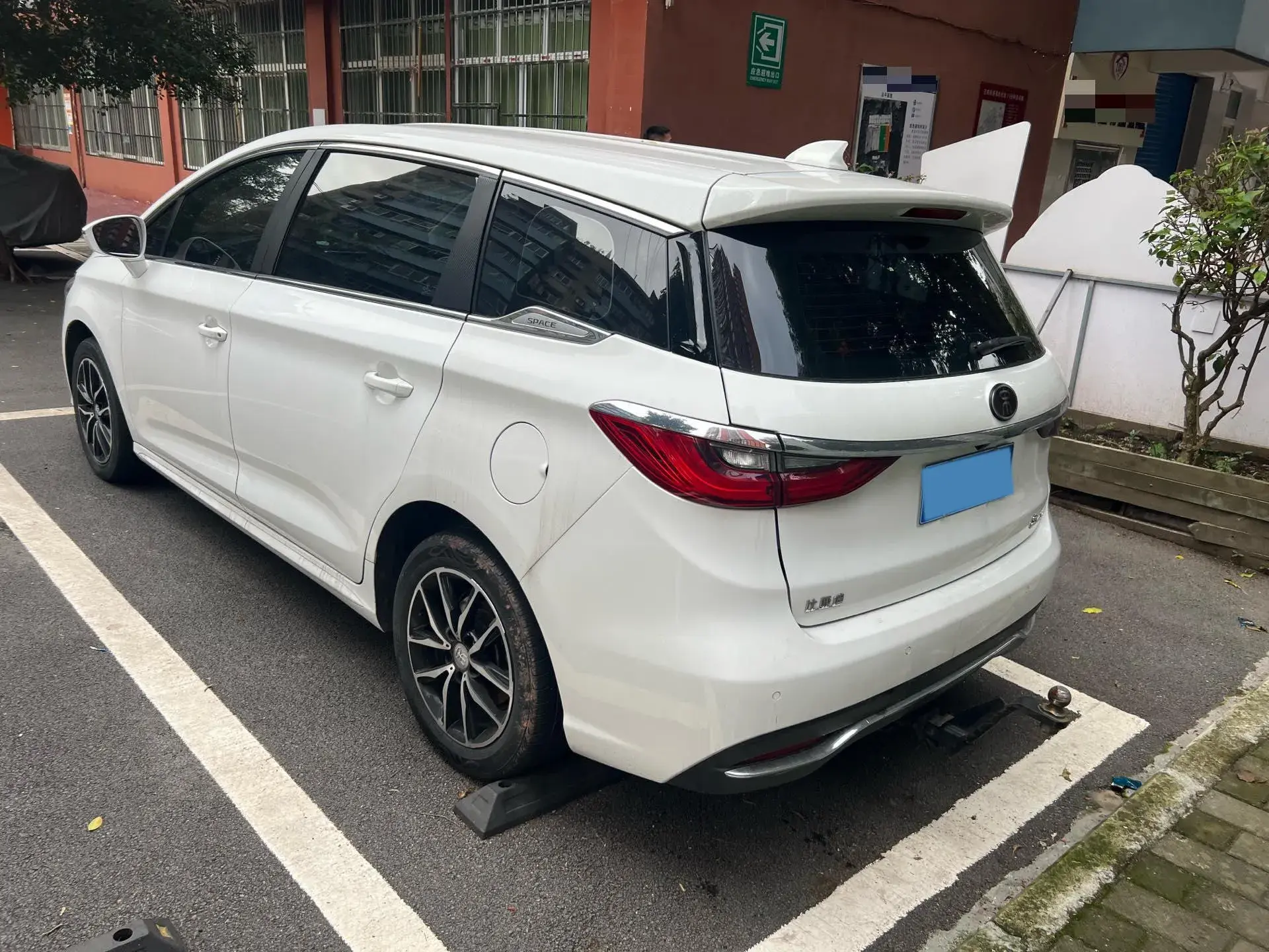 2018 BYD SONG thumbnail 2