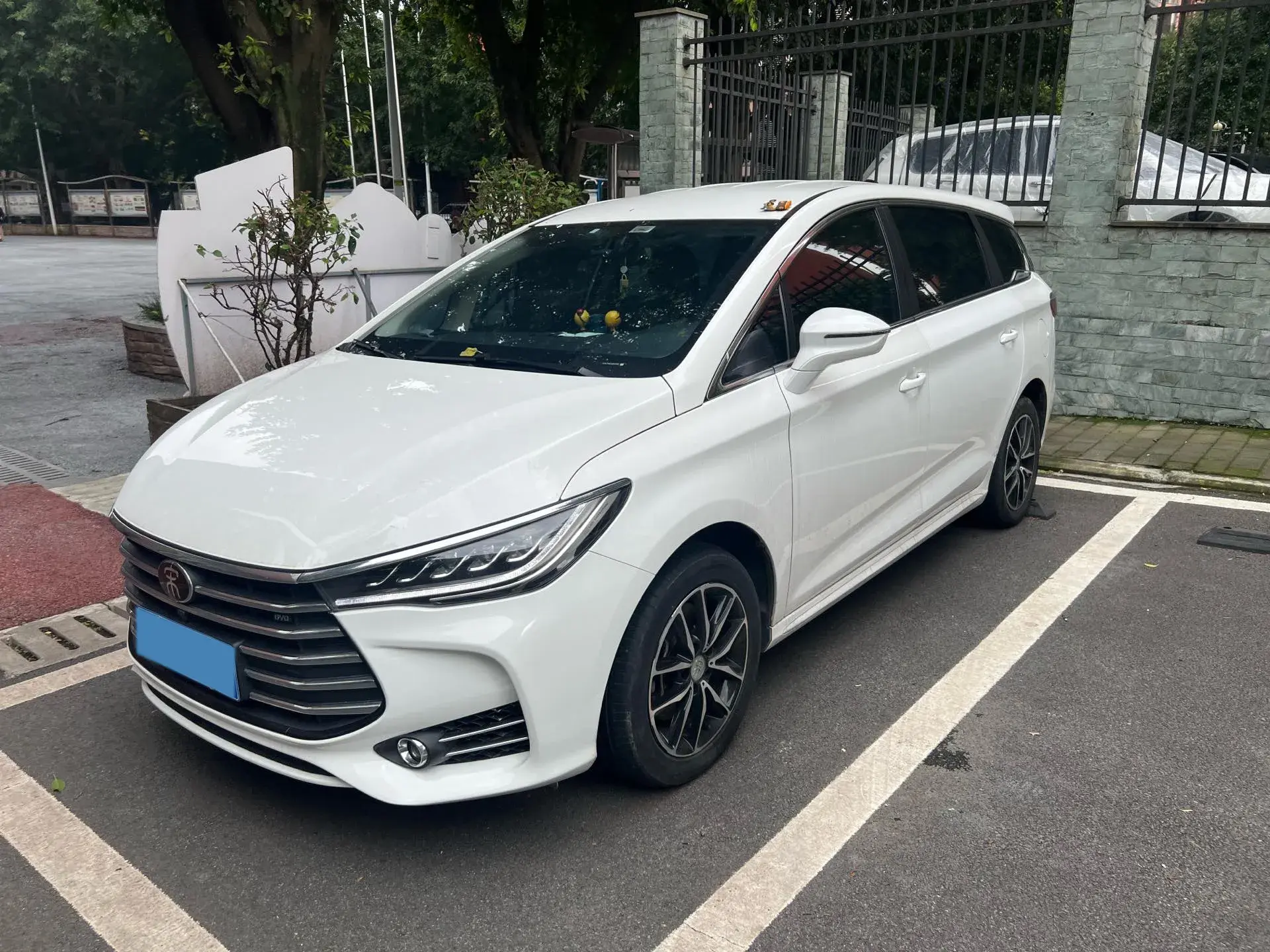 2018 BYD SONG view 1