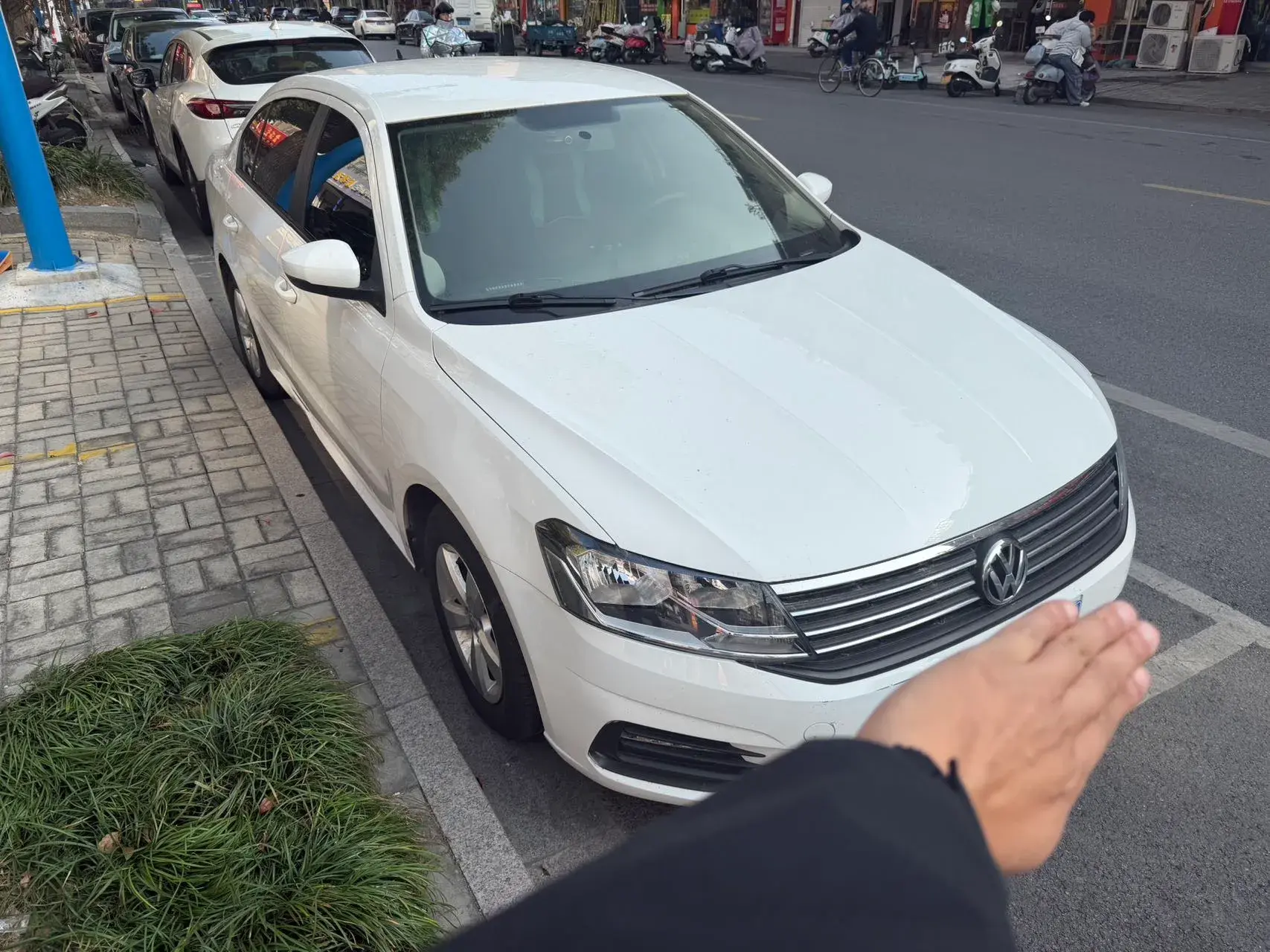 2019 VOLKSWAGEN LAVIDA thumbnail 3