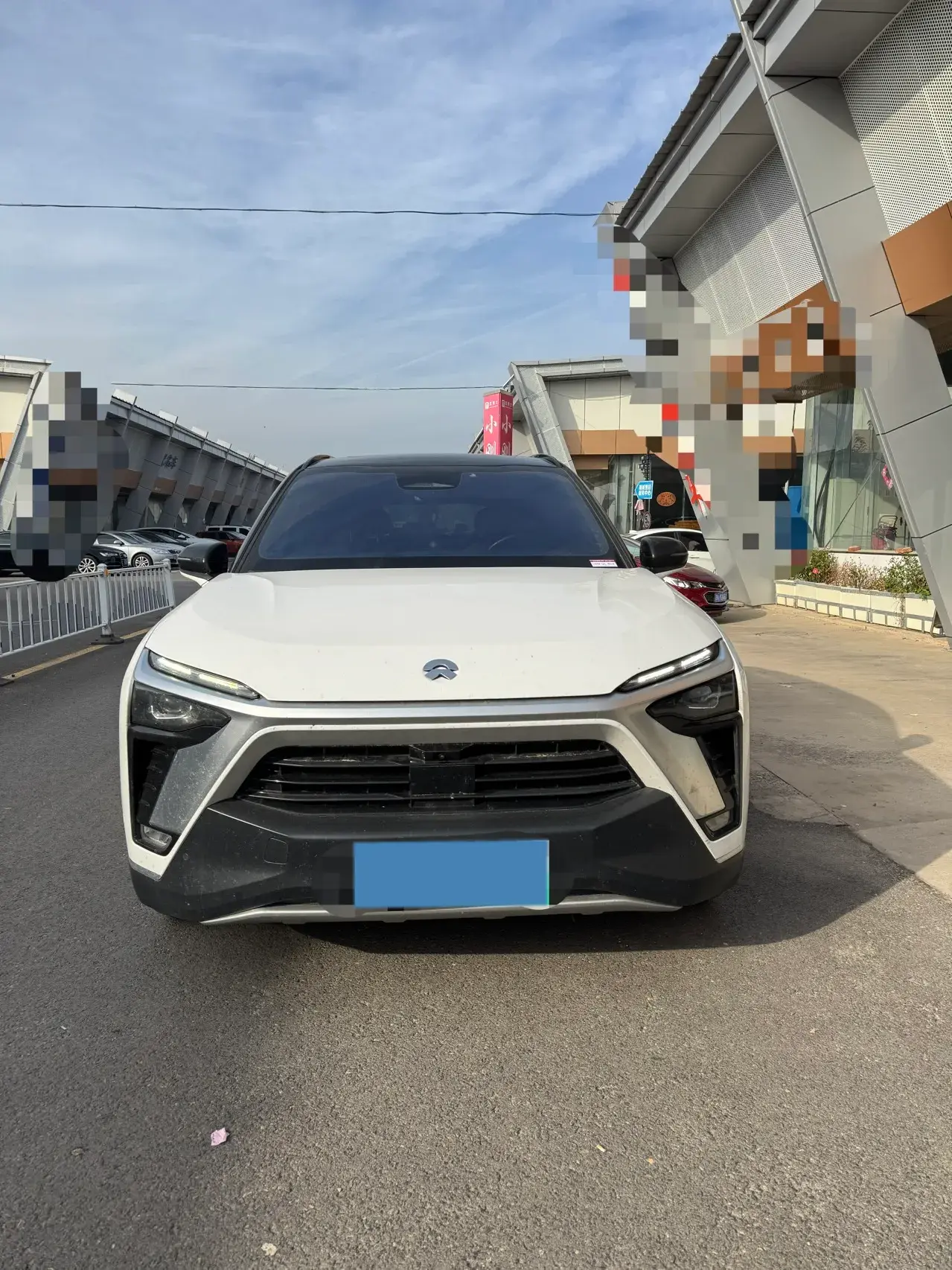 2020 NIO ES8 thumbnail 2