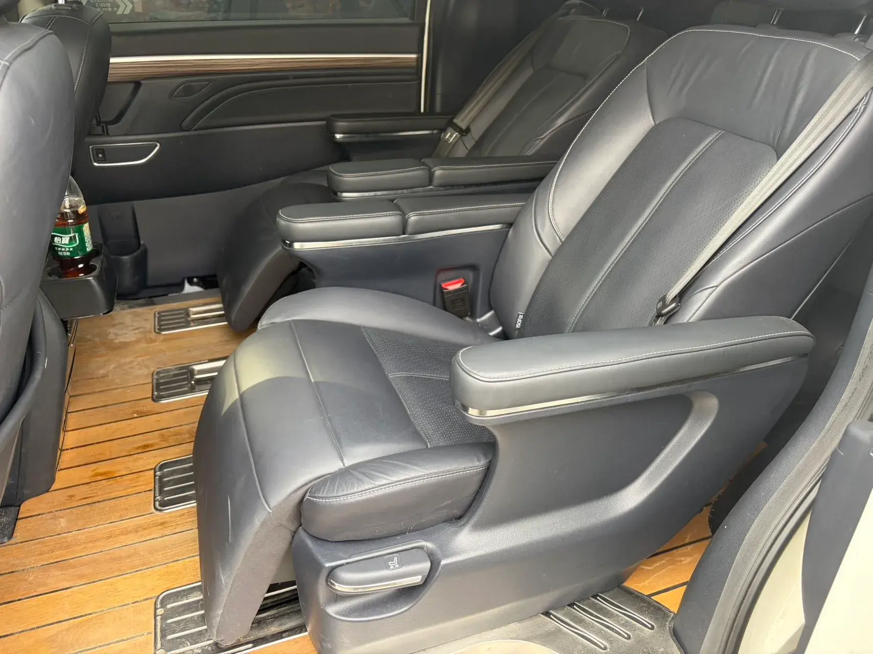 2024 VOLKSWAGEN PASSAT thumbnail 4