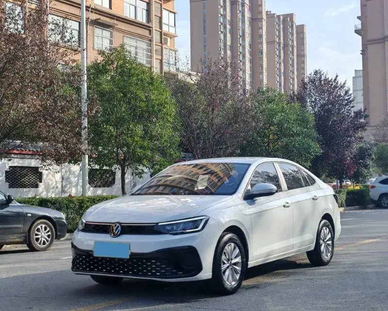 2023 VOLKSWAGEN LAVIDA view 1