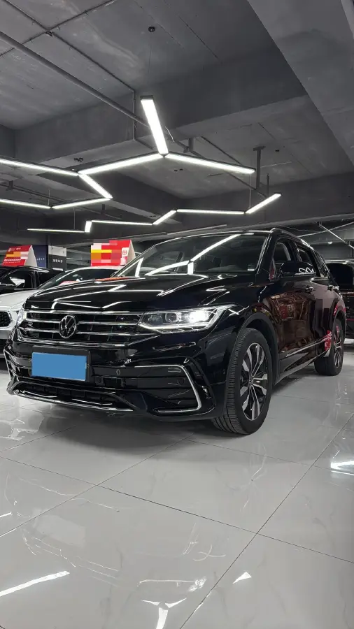 2024 Volkswagen Tiguan L 2.0T 220HP L4 7DCT