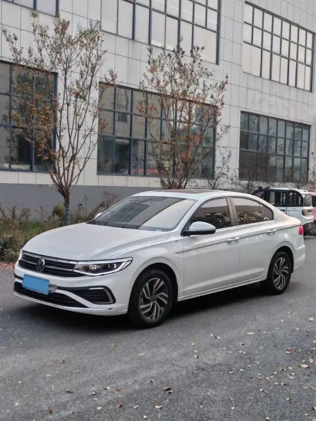 2025 VOLKSWAGEN BORA view 1