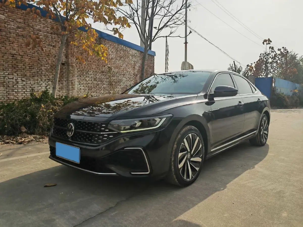 2022 Volkswagen Passat 2.0T 186HP L4 7DCT