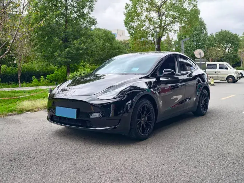 2022 TESLA MODEL view 1