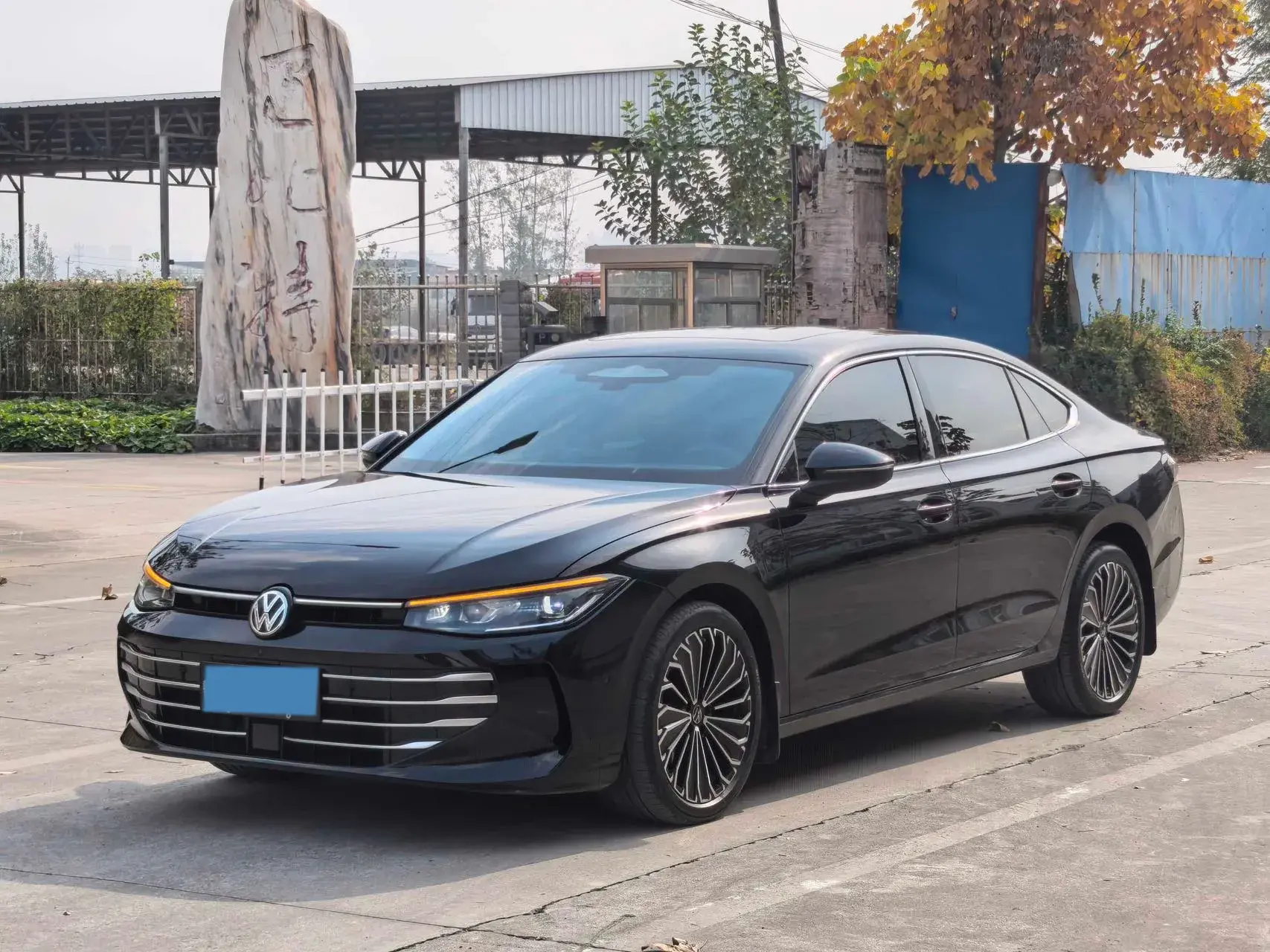 2025 VOLKSWAGEN PASSAT view 1