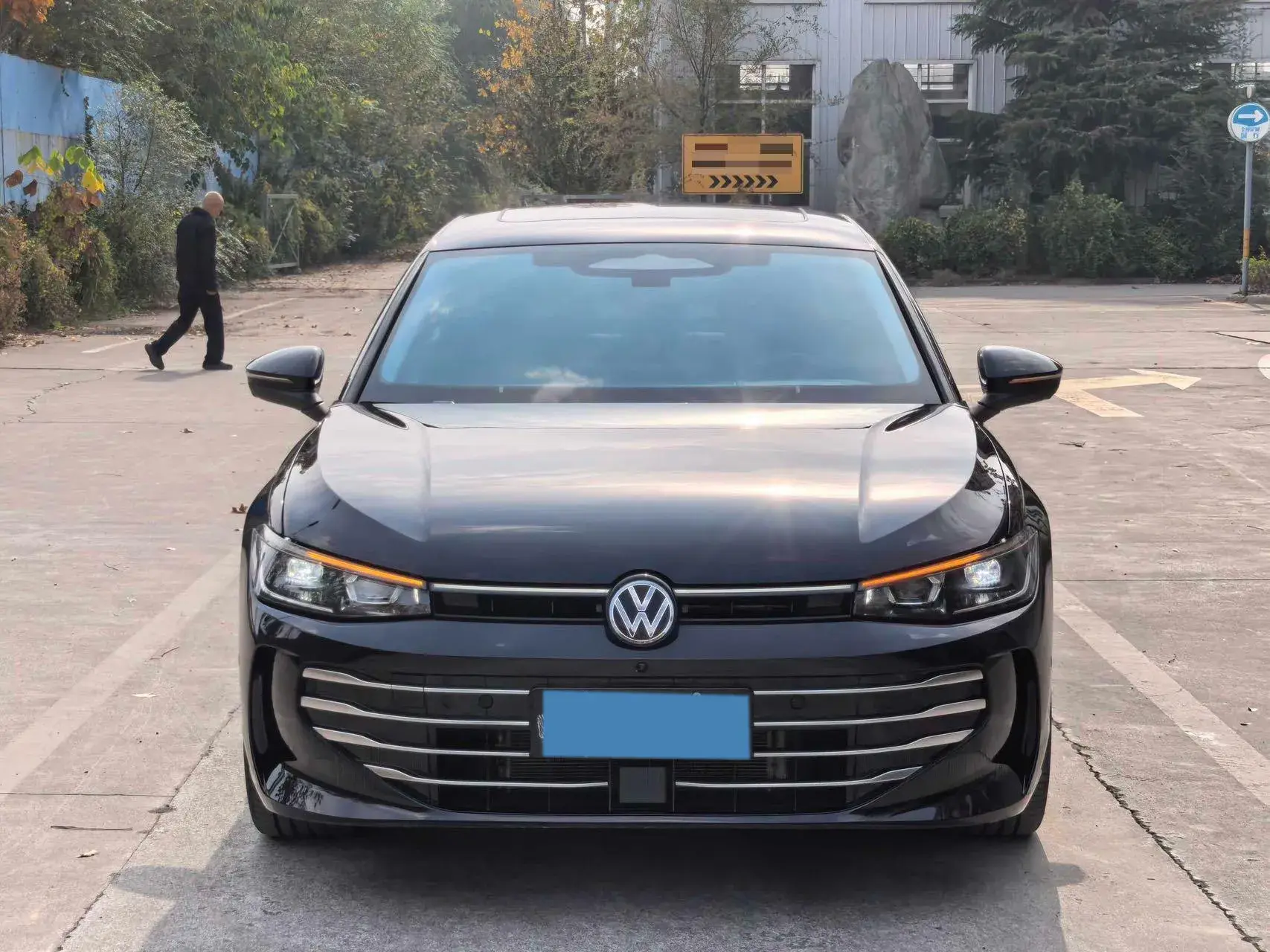 2025 VOLKSWAGEN PASSAT thumbnail 2