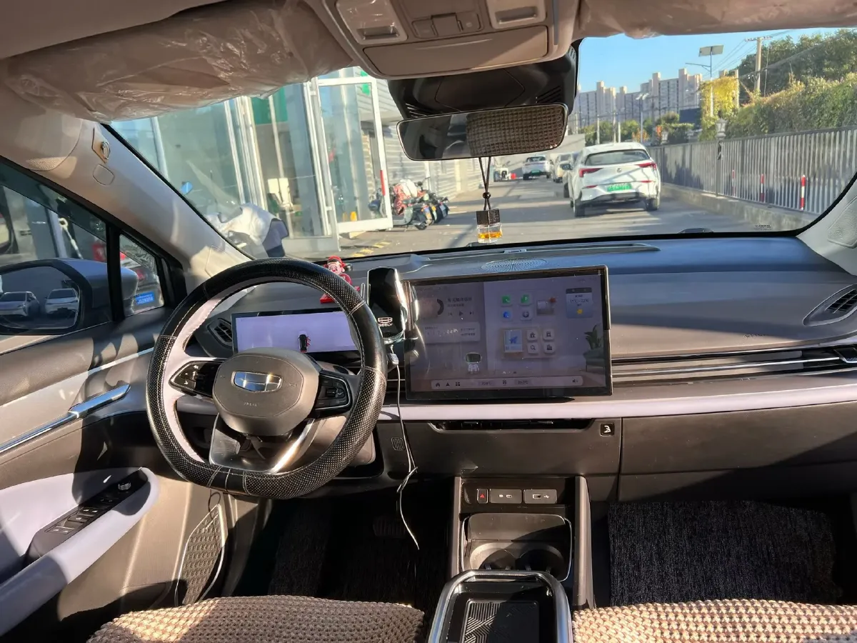 2022 Geometry M6 BEV 70KWH,autocango,china used car exporter,china ev exporter,chinese used car exporter,chinese used ev exporter