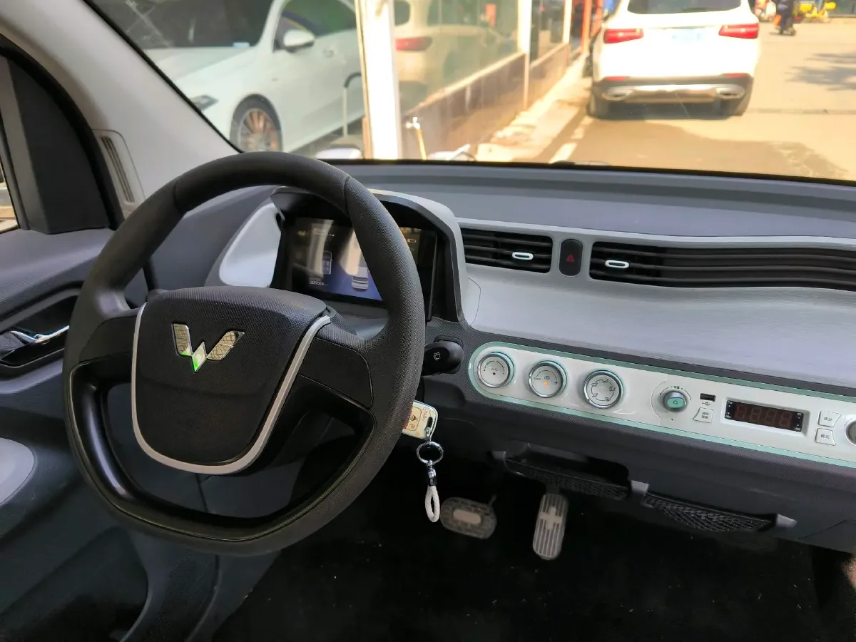 2021 WuLing HongGuang MINI EV BEV 9.3KWH,autocango,china used car exporter,china ev exporter,chinese used car exporter,chinese used ev exporter