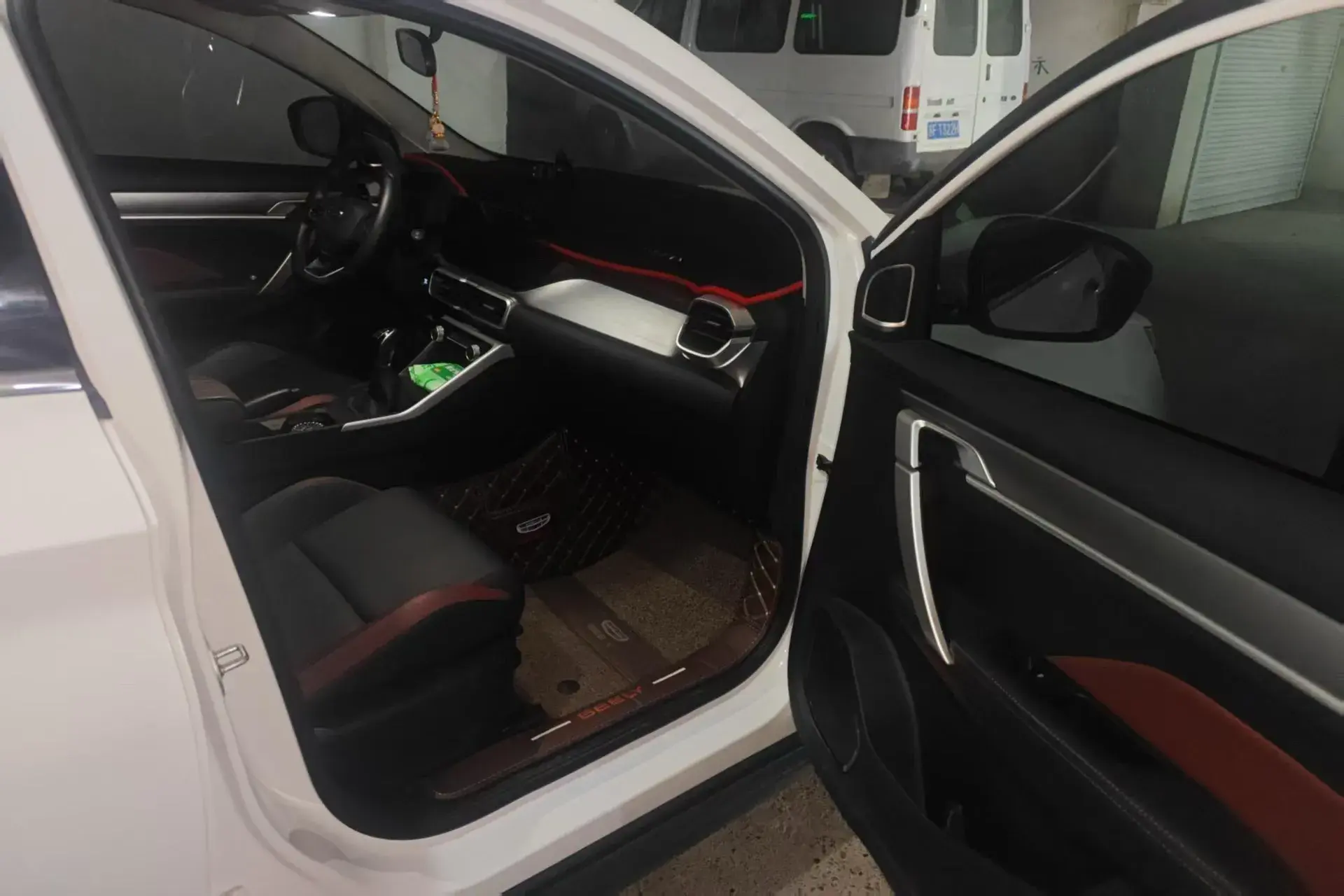 2021 GEELY COOLRAY thumbnail 3