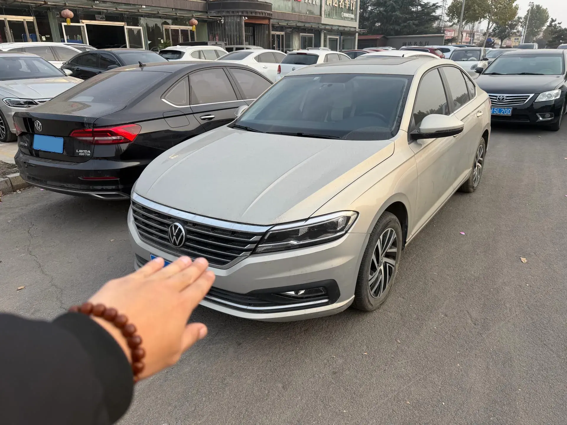 2021 VOLKSWAGEN LAVIDA view 1