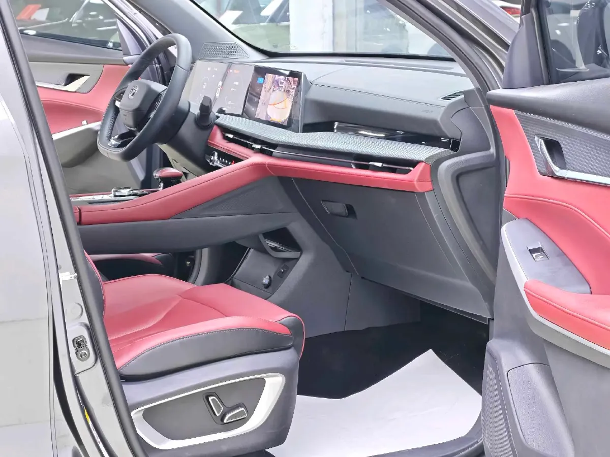 2022 ChangAn CS75 Plus 2.0T 233HP L4 8AT,autocango,china used car exporter,china ev exporter,chinese used car exporter,chinese used ev exporter