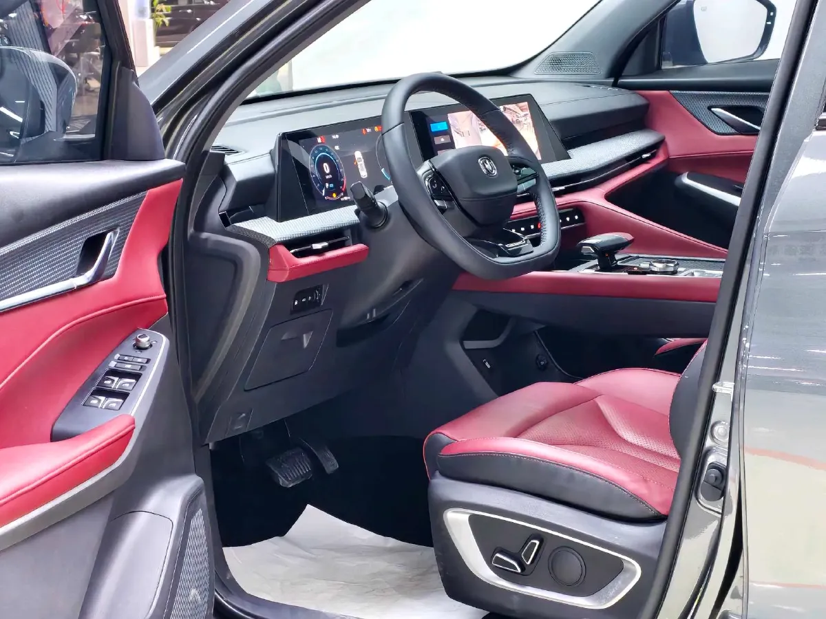 2022 ChangAn CS75 Plus 2.0T 233HP L4 8AT,autocango,china used car exporter,china ev exporter,chinese used car exporter,chinese used ev exporter