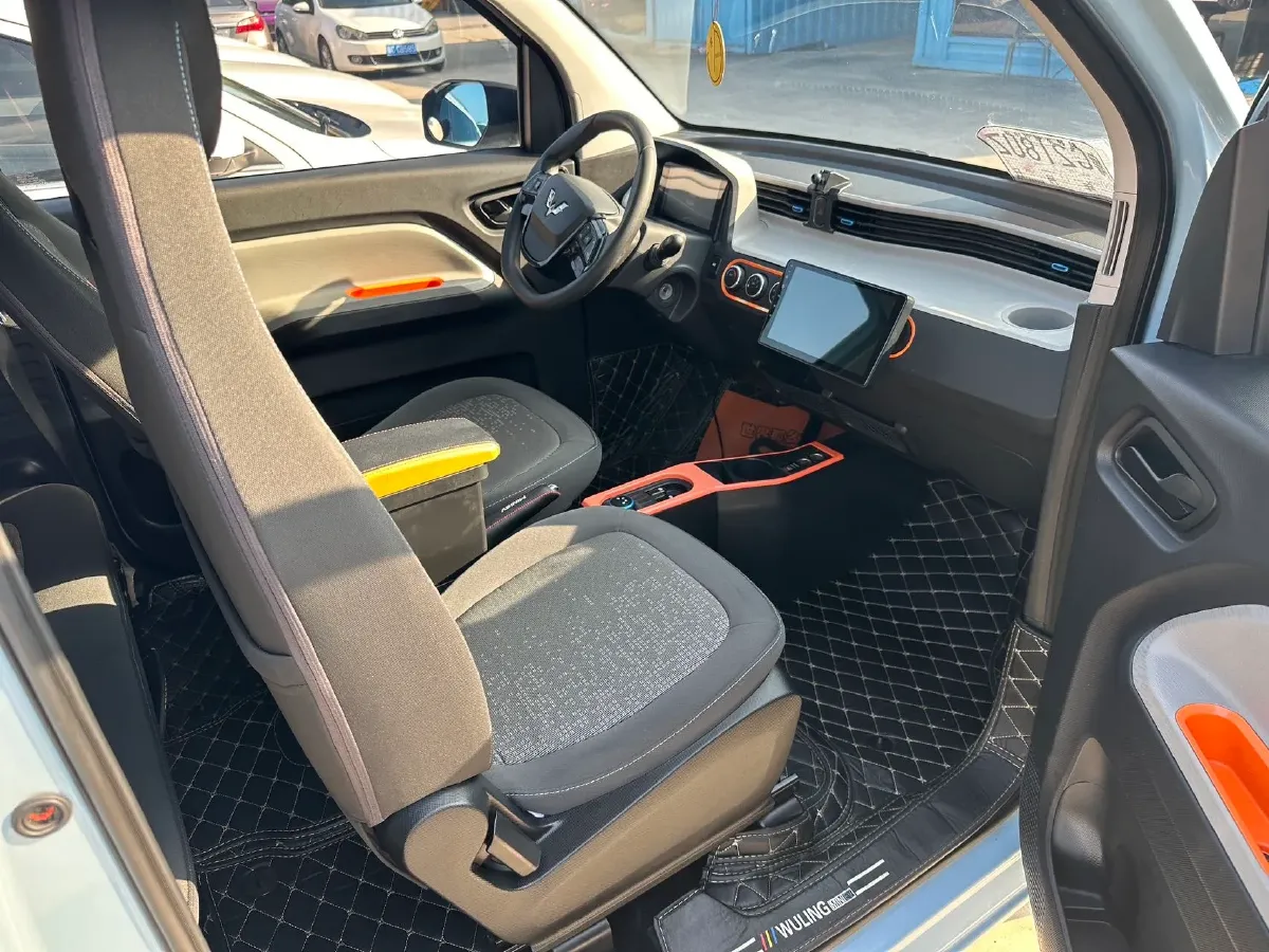 2021 WuLing HongGuang MINI EV BEV 9KWH,autocango,china used car exporter,china ev exporter,chinese used car exporter,chinese used ev exporter