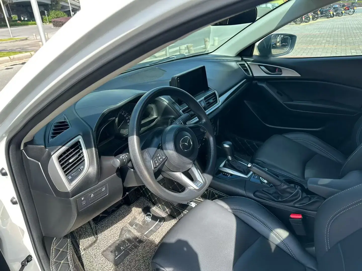 2019 MAZDA 3 thumbnail 4