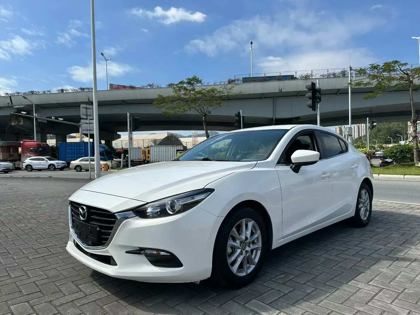 2019 MAZDA 3 view 1