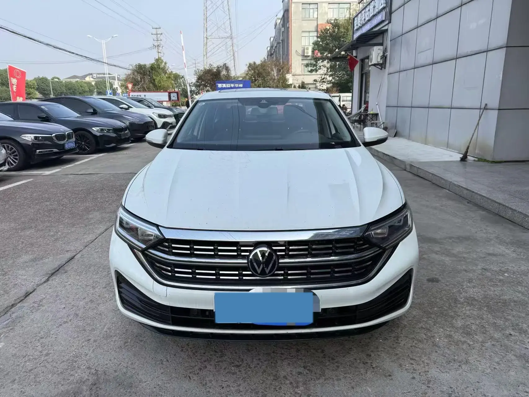 2023 VOLKSWAGEN SAGITAR thumbnail 2