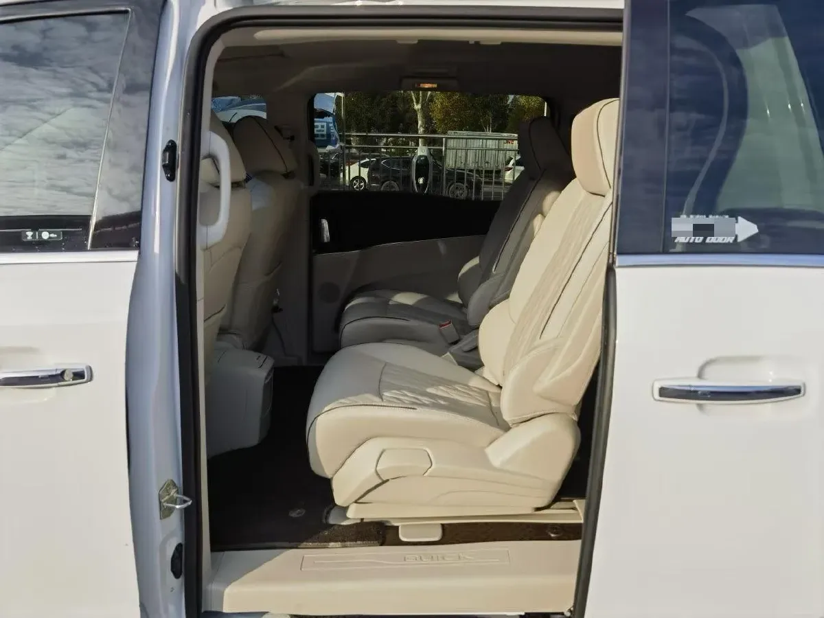 2022 Buick GL8 2.0T 237HP L4 9AT,autocango,china used car exporter,china ev exporter,chinese used car exporter,chinese used ev exporter