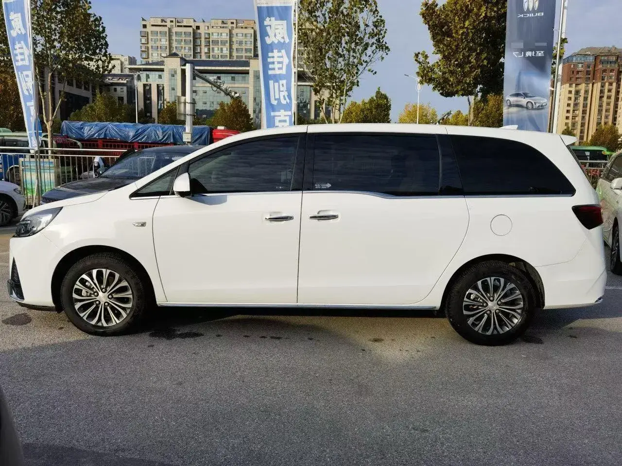 2022 BUICK GL8 thumbnail 4