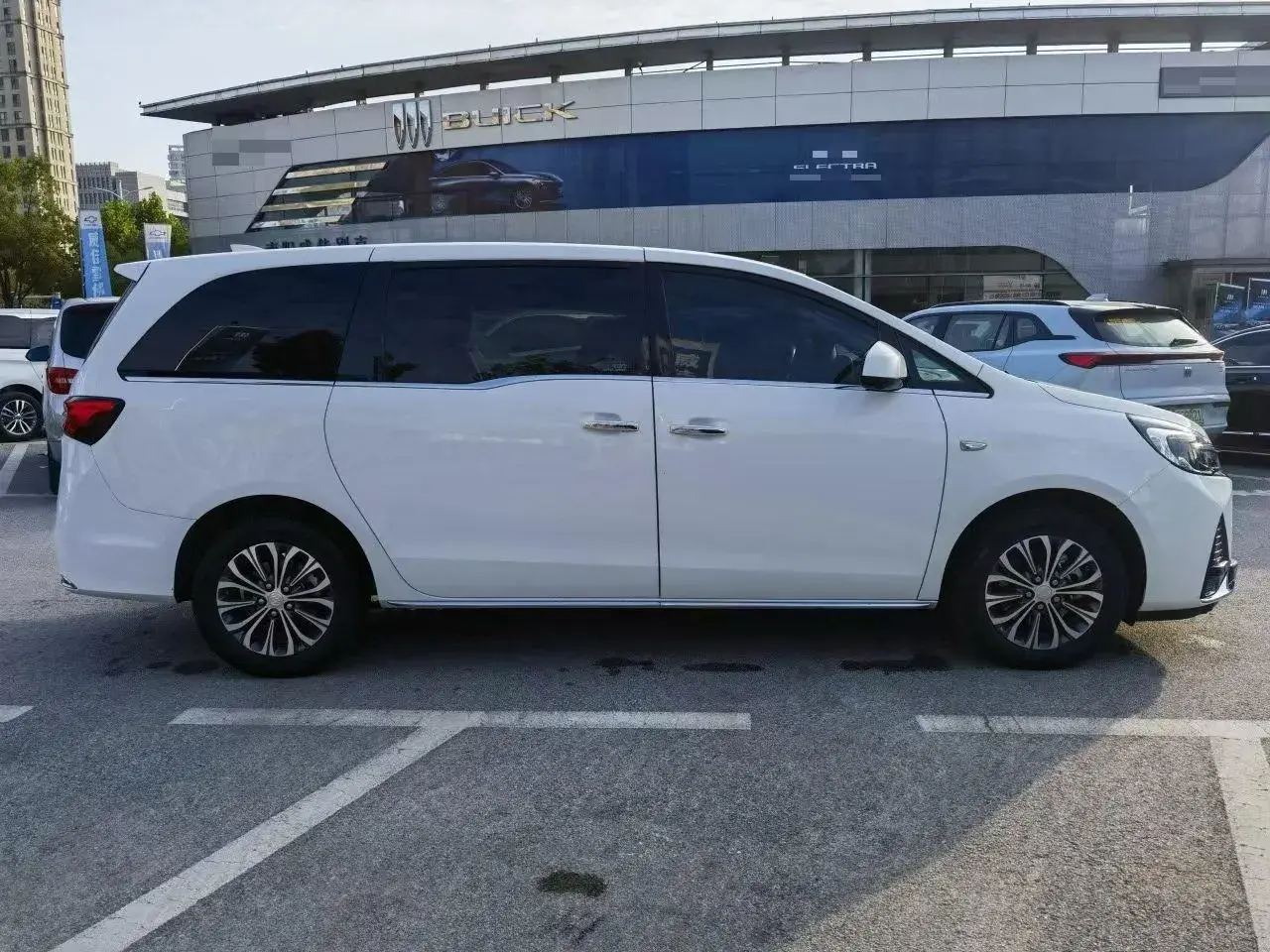 2022 BUICK GL8 thumbnail 3