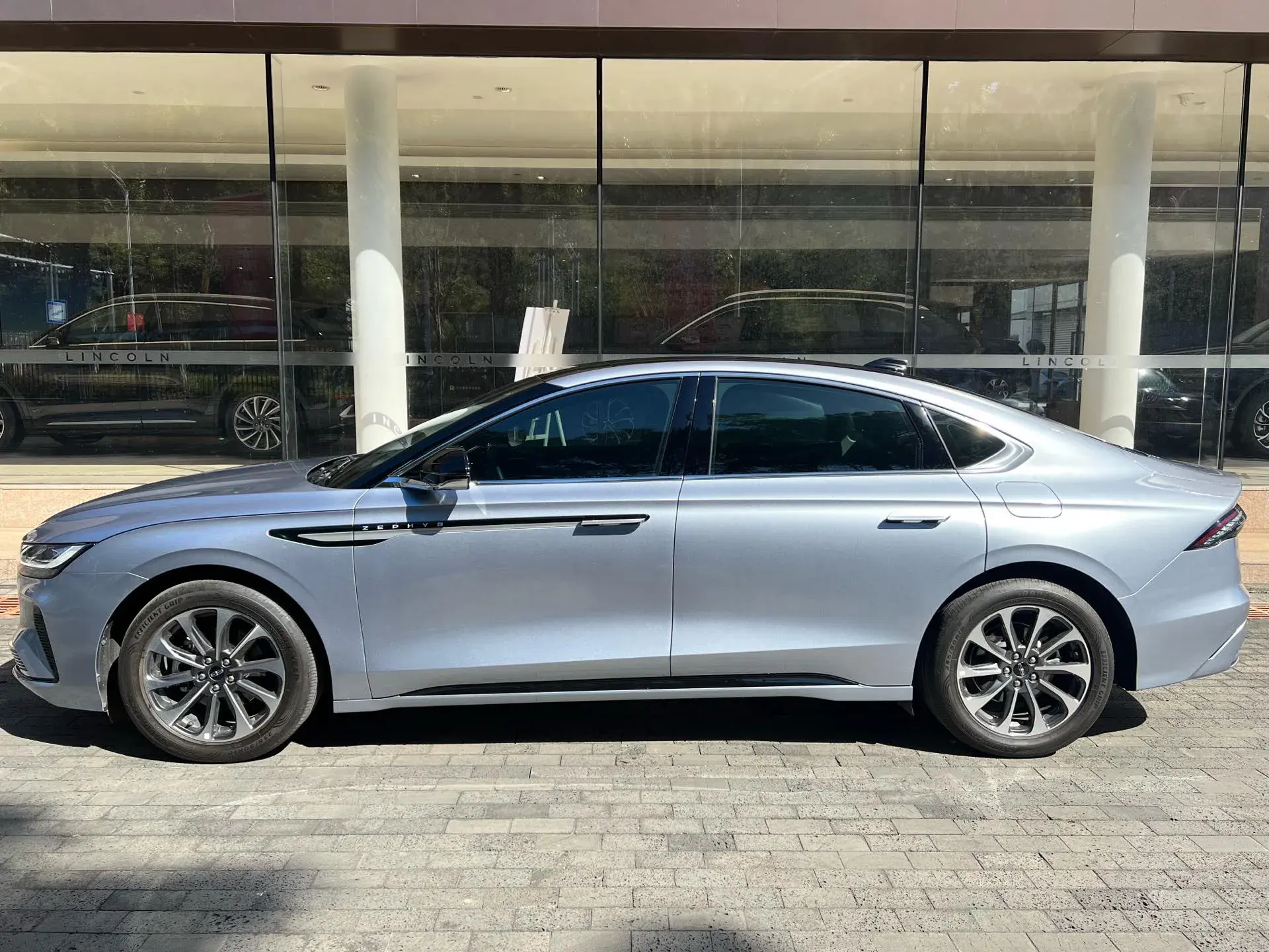 2022 LINCOLN Z thumbnail 2