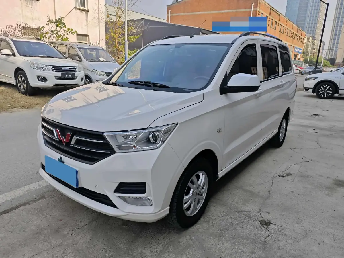 2019 WuLing HongGuang Plus 1.5T 147HP L4 6MT