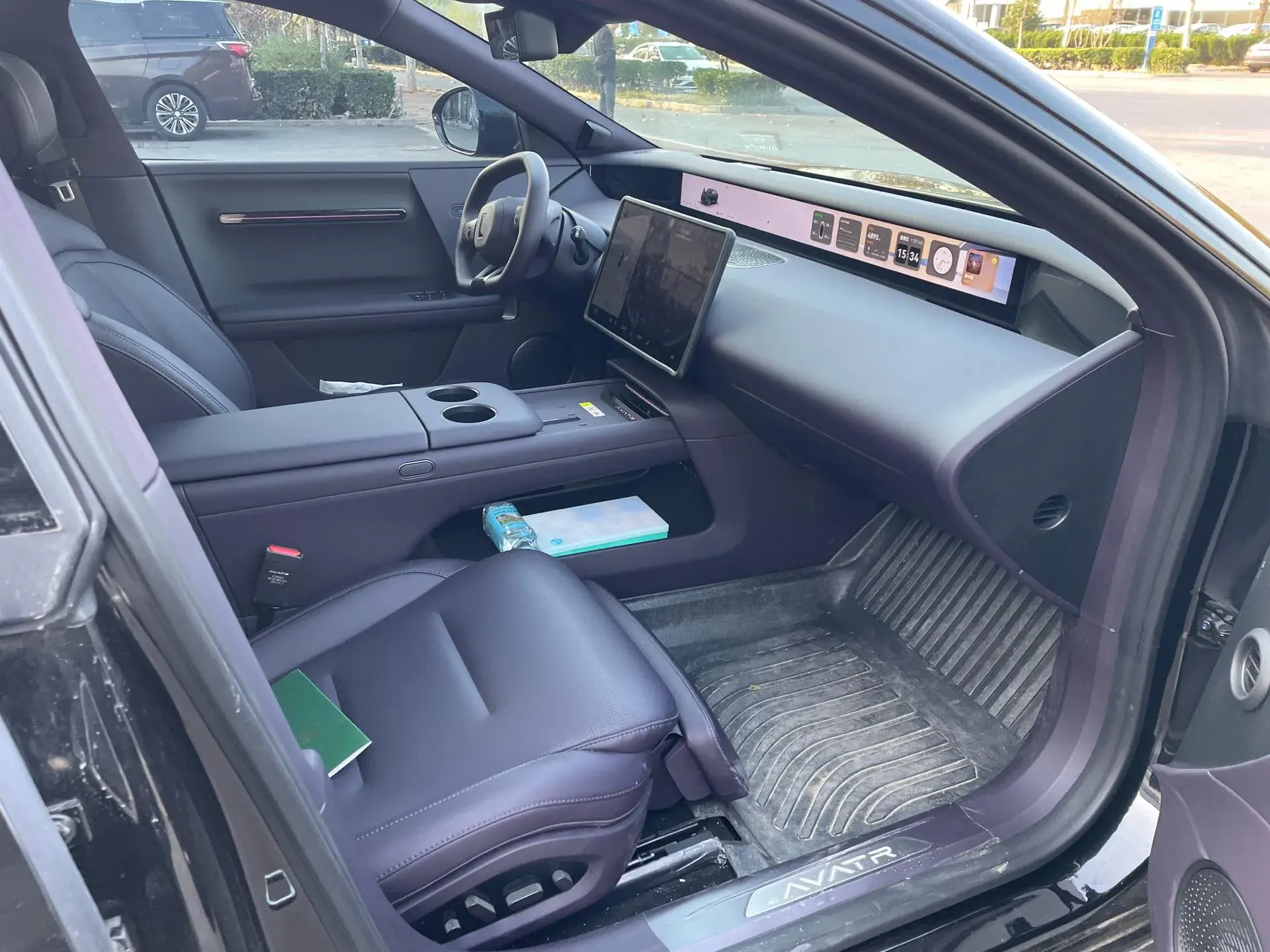 2025 AVATR 06 thumbnail 4