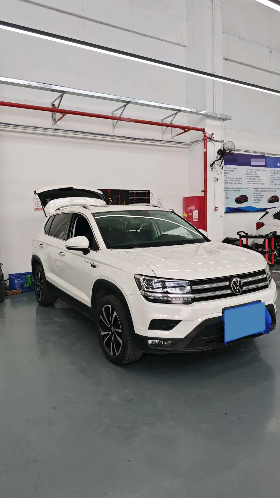 2021 VOLKSWAGEN THARU thumbnail 3