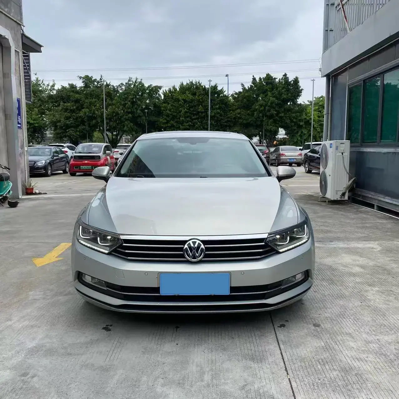 2017 VOLKSWAGEN MAGOTAN thumbnail 2