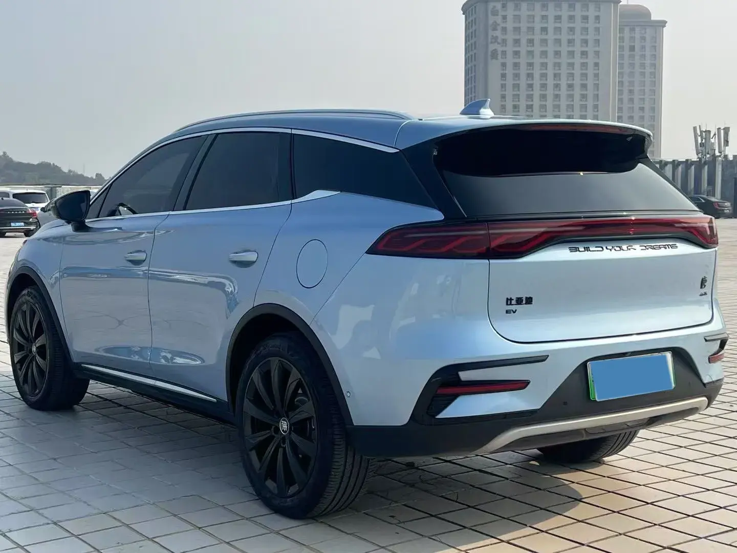 2024 BYD TANG thumbnail 4