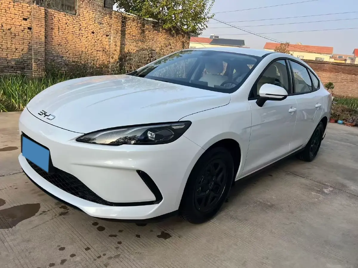 2025 BYD Seal05 DM-i 1.5L 101HP L4 E-CVT PHEV 7.68KWH