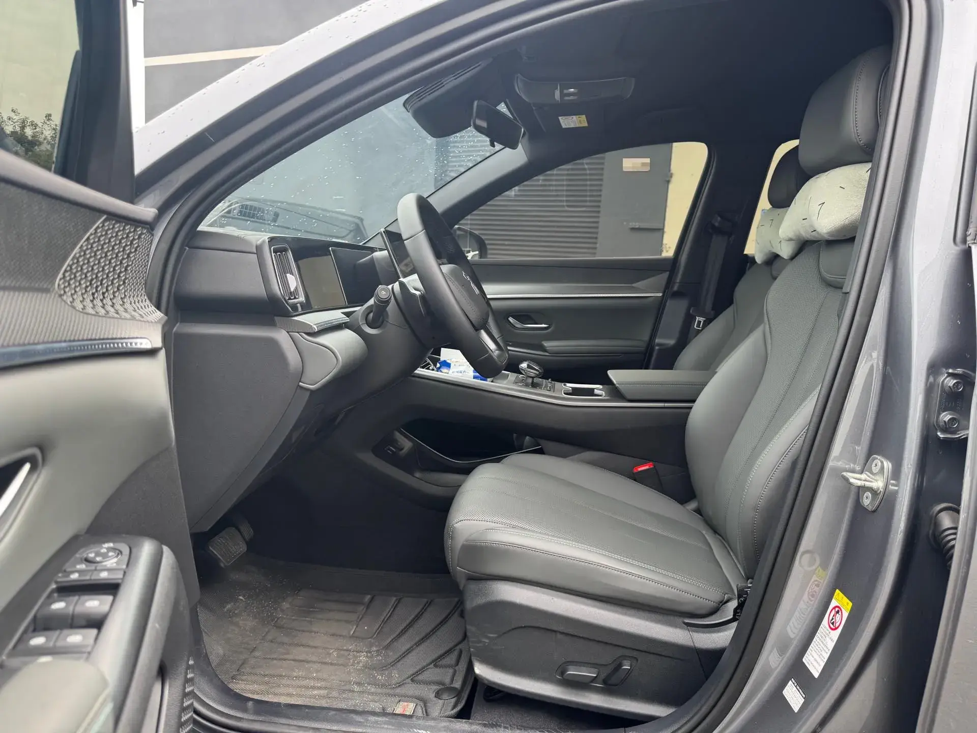 2025 BYD SONG thumbnail 2