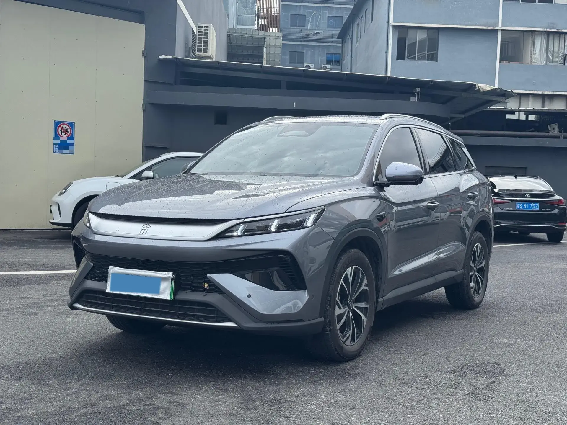 2025 BYD SONG view 1