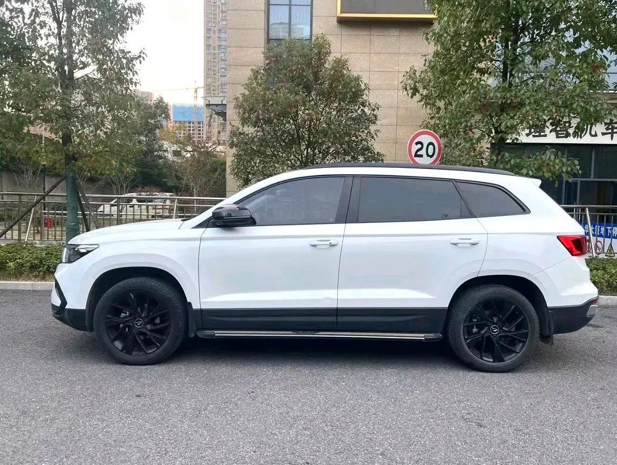 2022 JETTA VS7 thumbnail 4