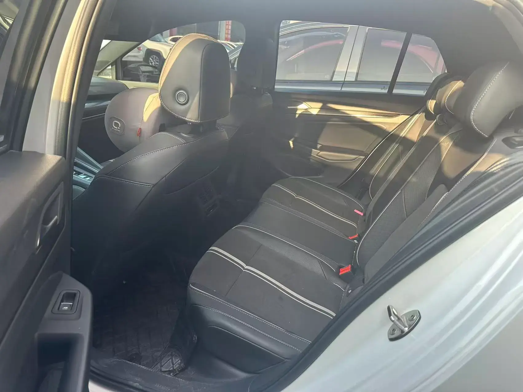 2023 VOLKSWAGEN GOLF thumbnail 3