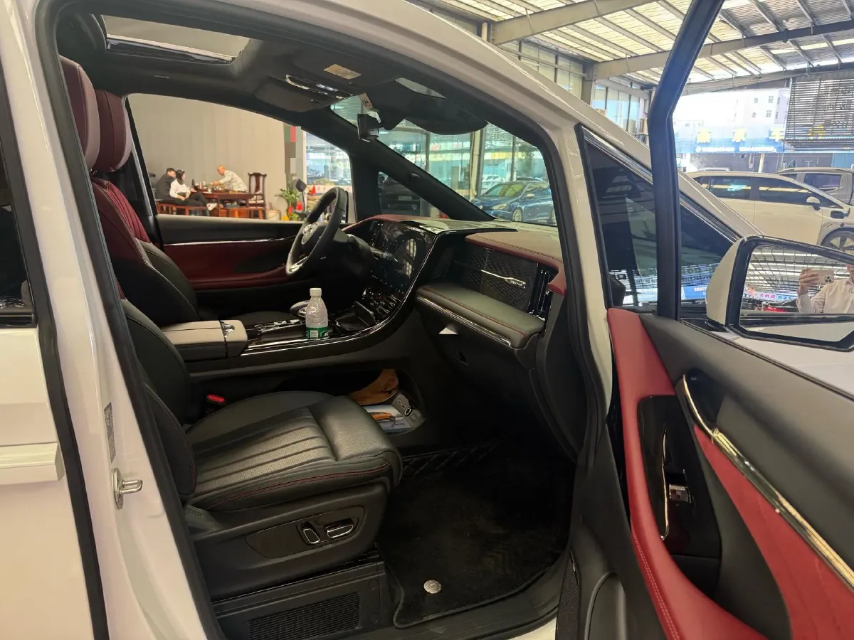 2024 GAC Trumpchi M8 2.0T 190HP L4 E-CVT Hybrid,autocango,china used car exporter,china ev exporter,chinese used car exporter,chinese used ev exporter