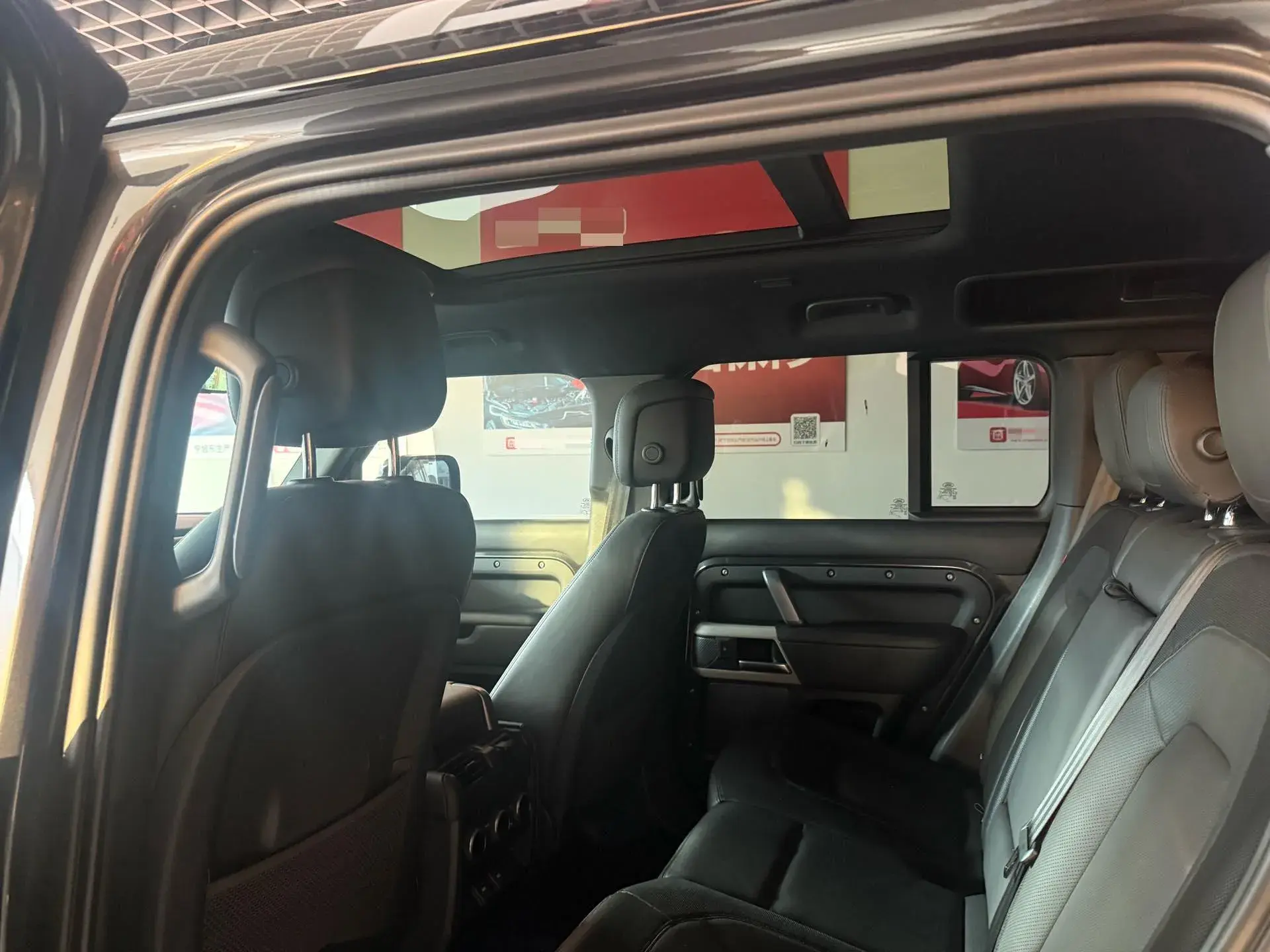 2023 LAND ROVER thumbnail 4