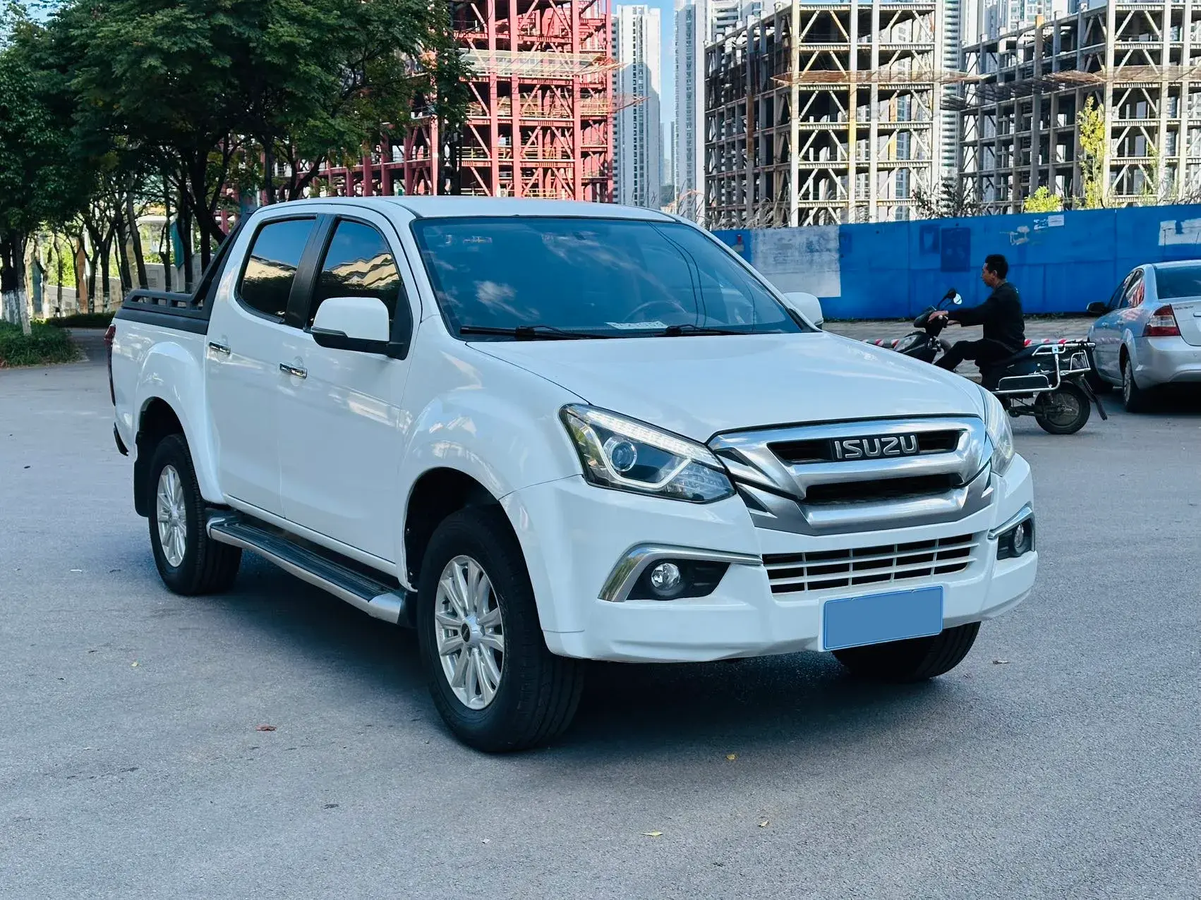 2020 ISUZU D-MAX thumbnail 3